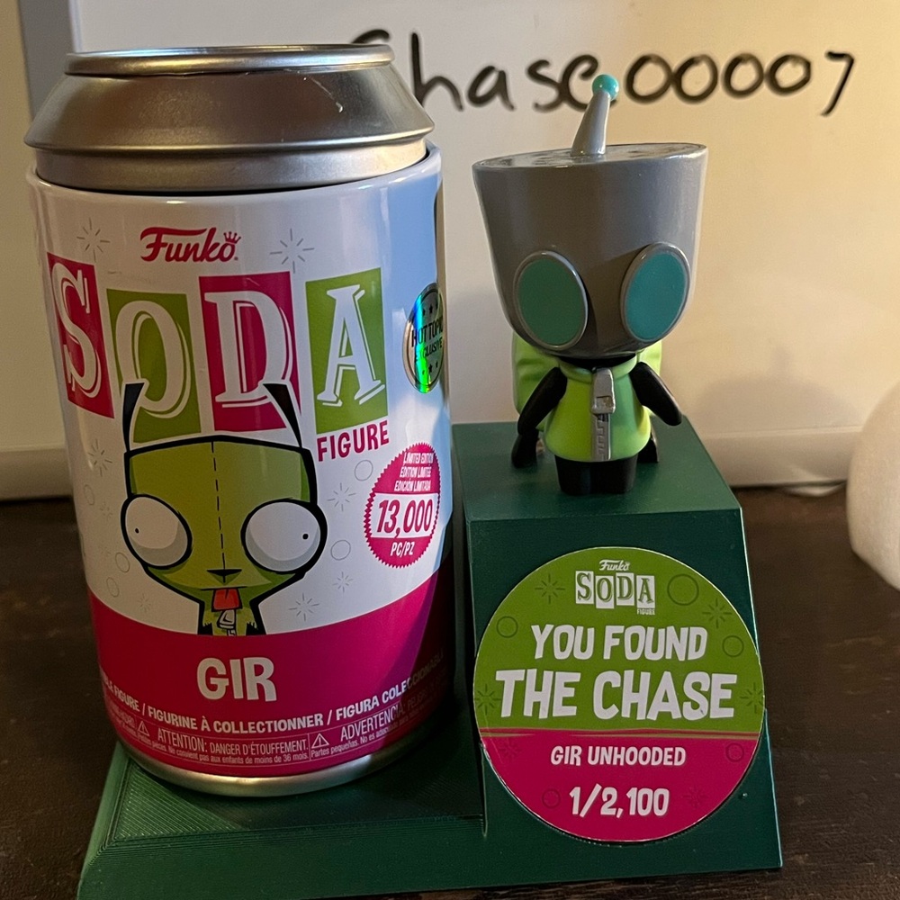 Funko Soda CHASE GIR limited edition figure hot topic exclusive invader zim